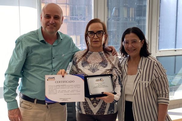 Hildebrando Pereira,  Alice Calixto e Angela Dutra;